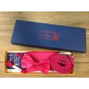 PACK CADEAU : Paire de chaussettes + lacets + ceinture + nœud papillon ou cravate +  passementeries assorties